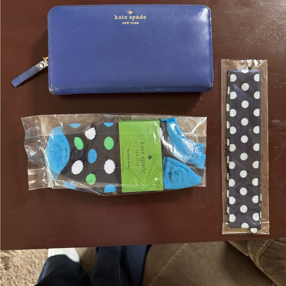 NWOT Kate Spade Lacey Zip Wallet & Polka Dot Socks with Twilly - Bundle!!!
